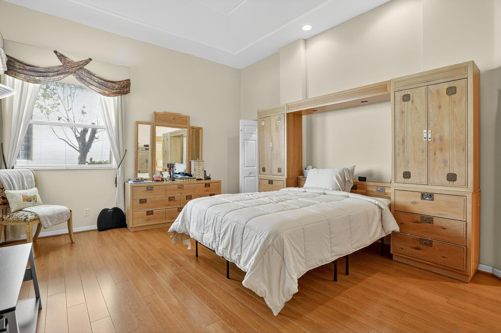 Heron Bay Four 160-1 B - Residential