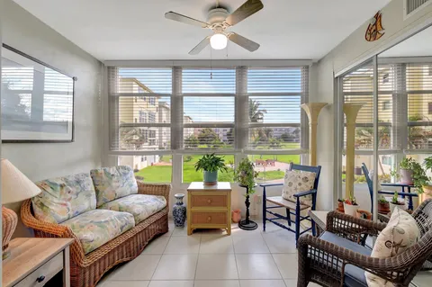 130 NE 26th Ave Unit 210, Boynton Beach, FL 33435 - MLS#: F10480346