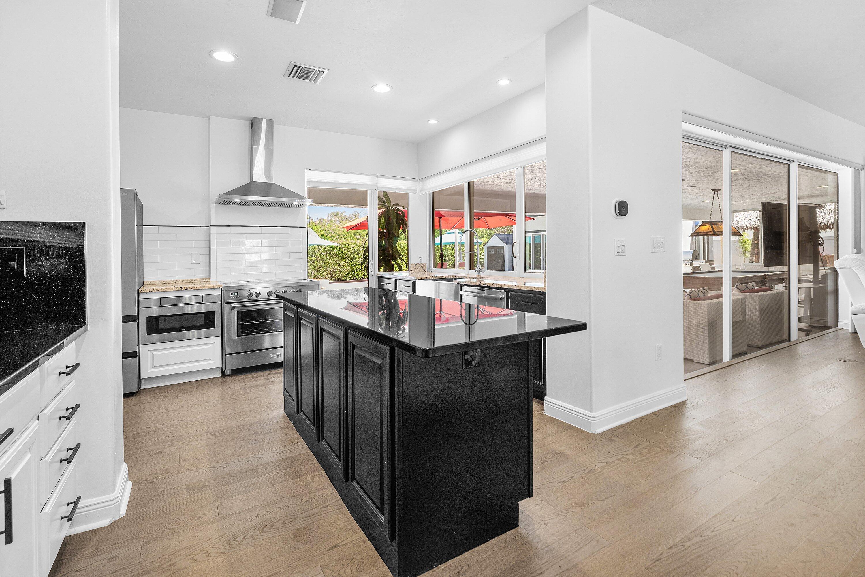 LOXAHATCHEE GARDENS - Residential