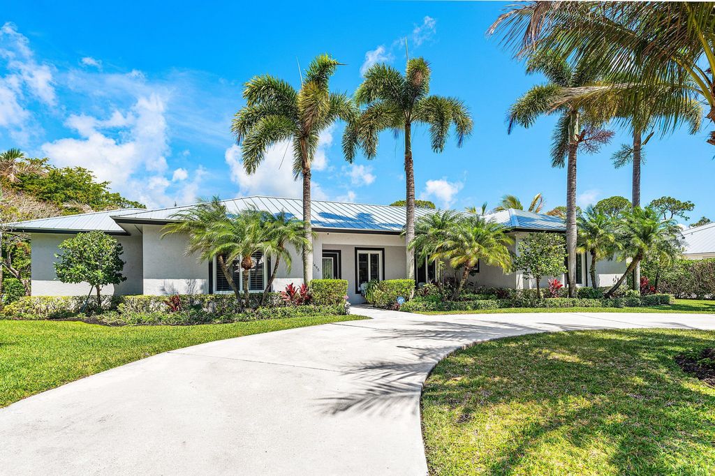 Photo of 5495 Hibiscus Road, Jupiter, FL 33458 (MLS # B26018106)