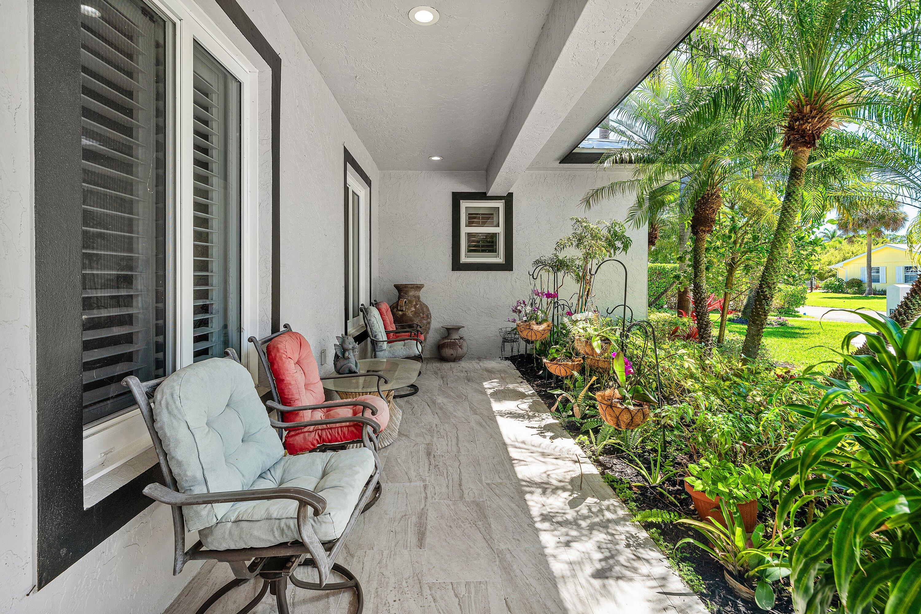 LOXAHATCHEE GARDENS - Residential