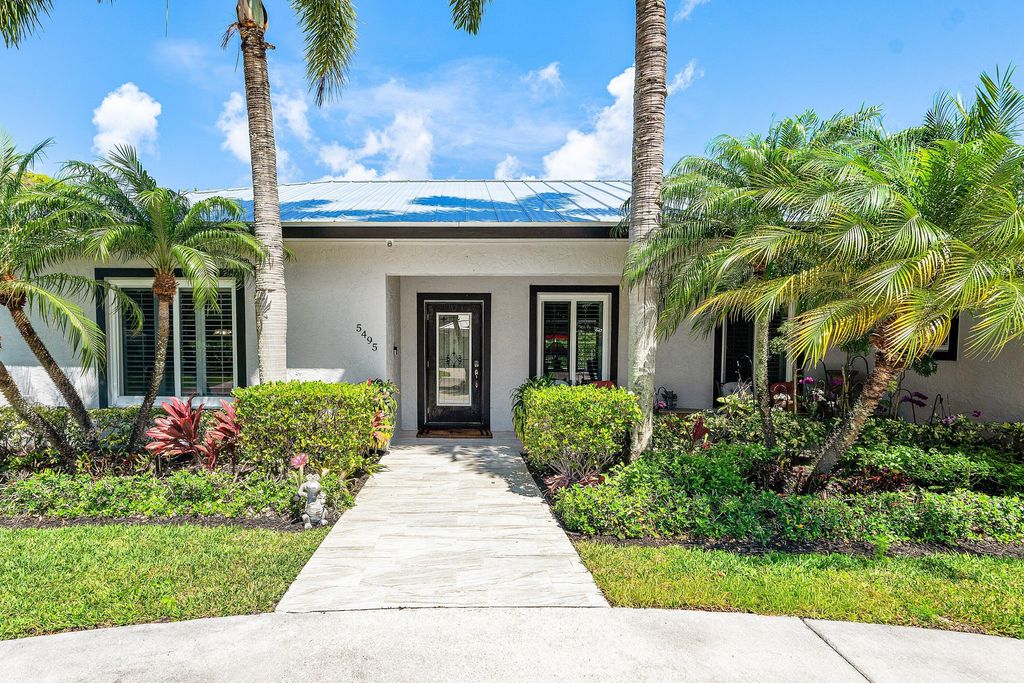 Photo of 5495 Hibiscus Road, Jupiter, FL 33458 (MLS # B26018106)