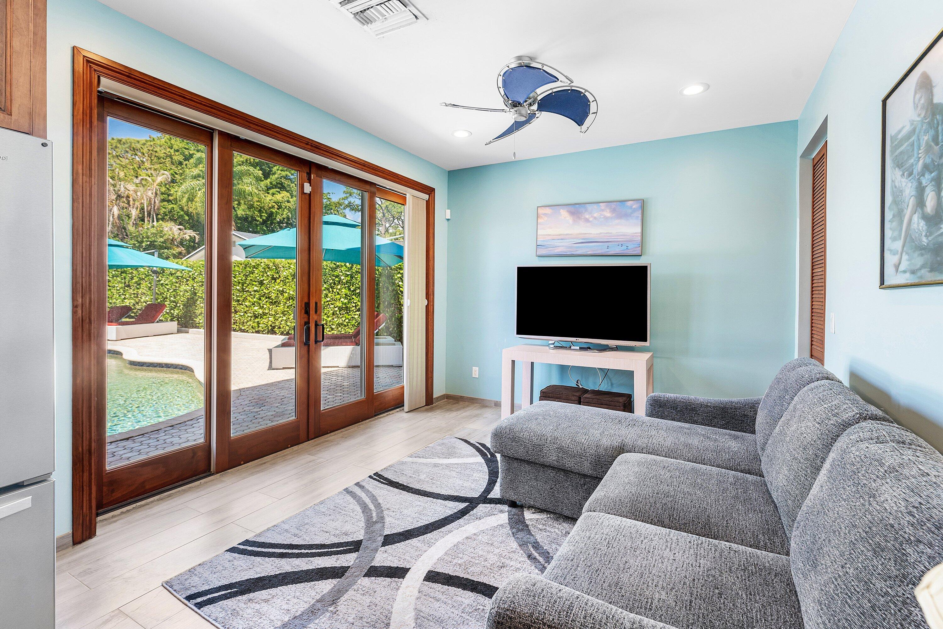 LOXAHATCHEE GARDENS - Residential