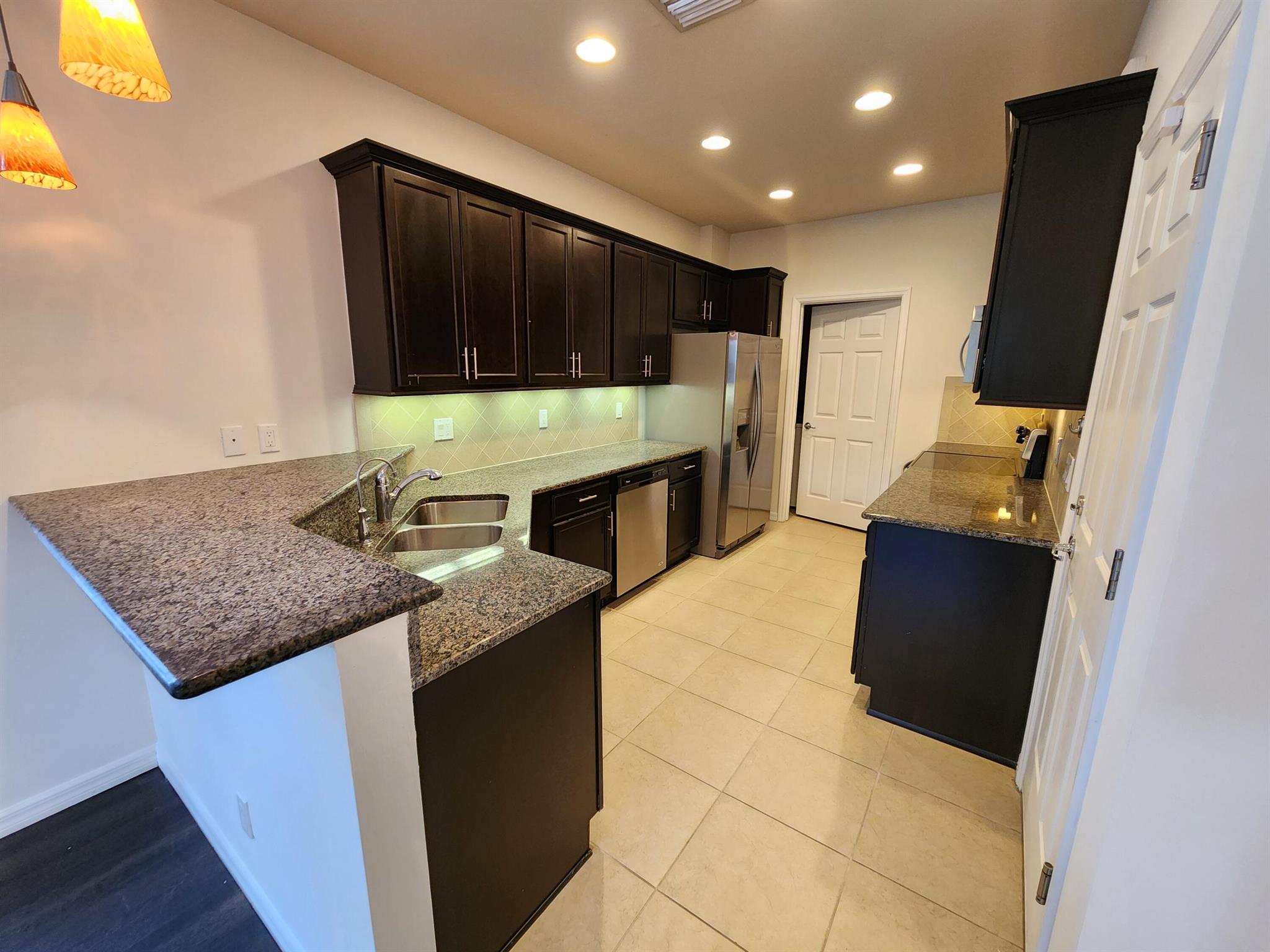 MALLORY CREEK AT ABACOA 2 - Residential Lease