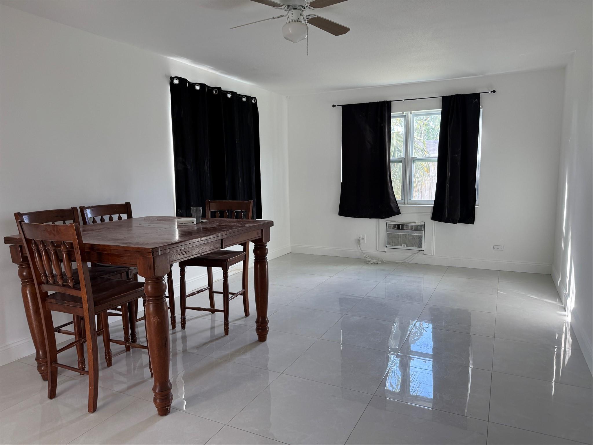 1150 E Sample Rd 102