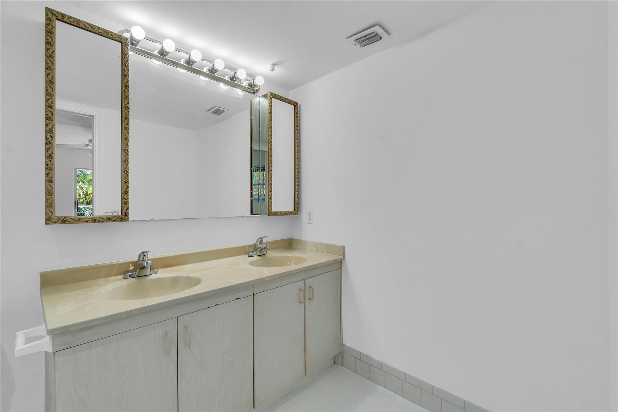 Portofino Village I-A Con - Residential Lease