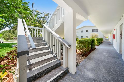 A home in Deerfield Beach