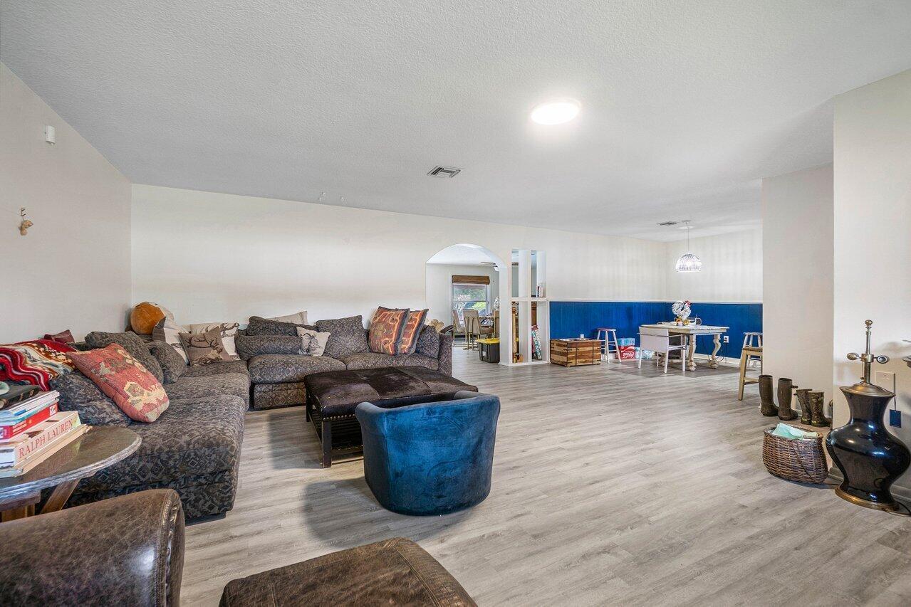 LOXAHATCHEE GROVES - Residential