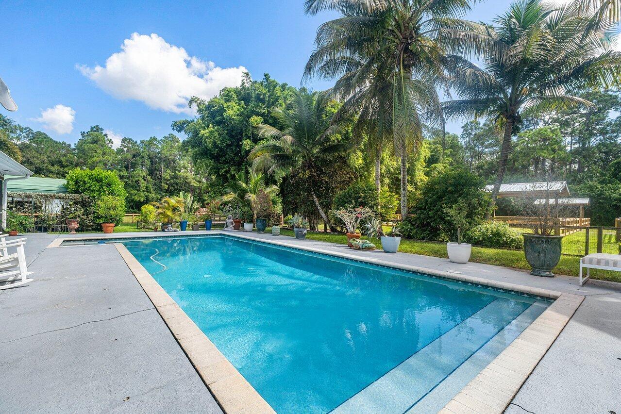 LOXAHATCHEE GROVES - Residential