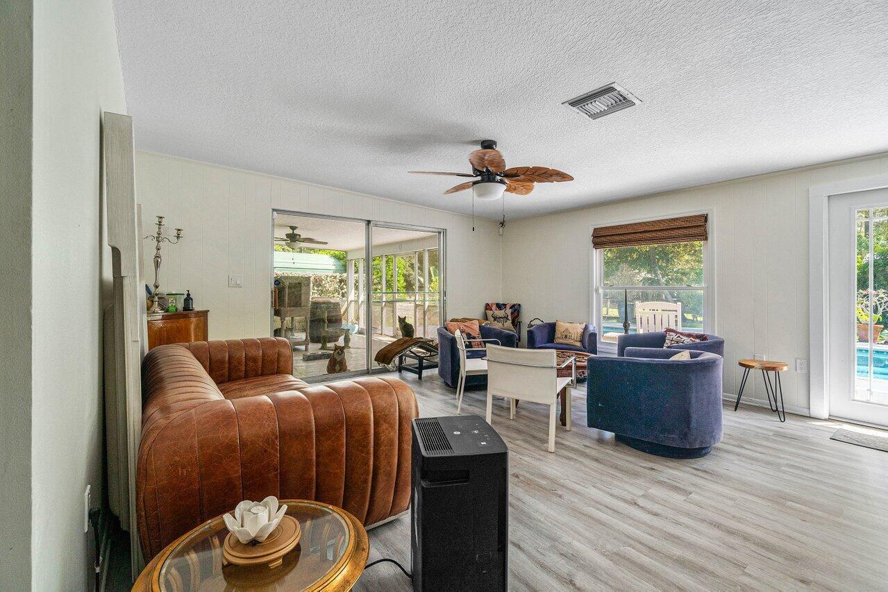 LOXAHATCHEE GROVES - Residential