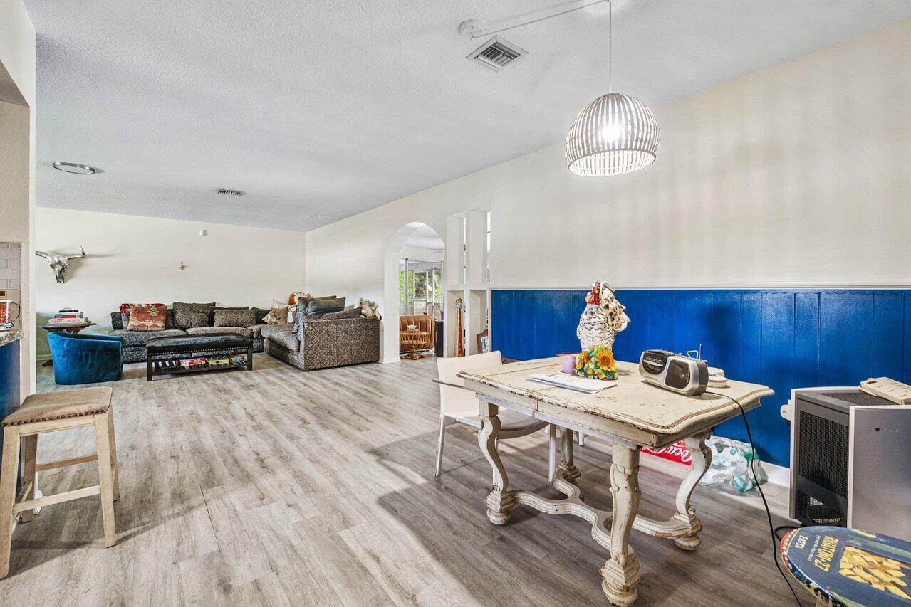 LOXAHATCHEE GROVES - Residential