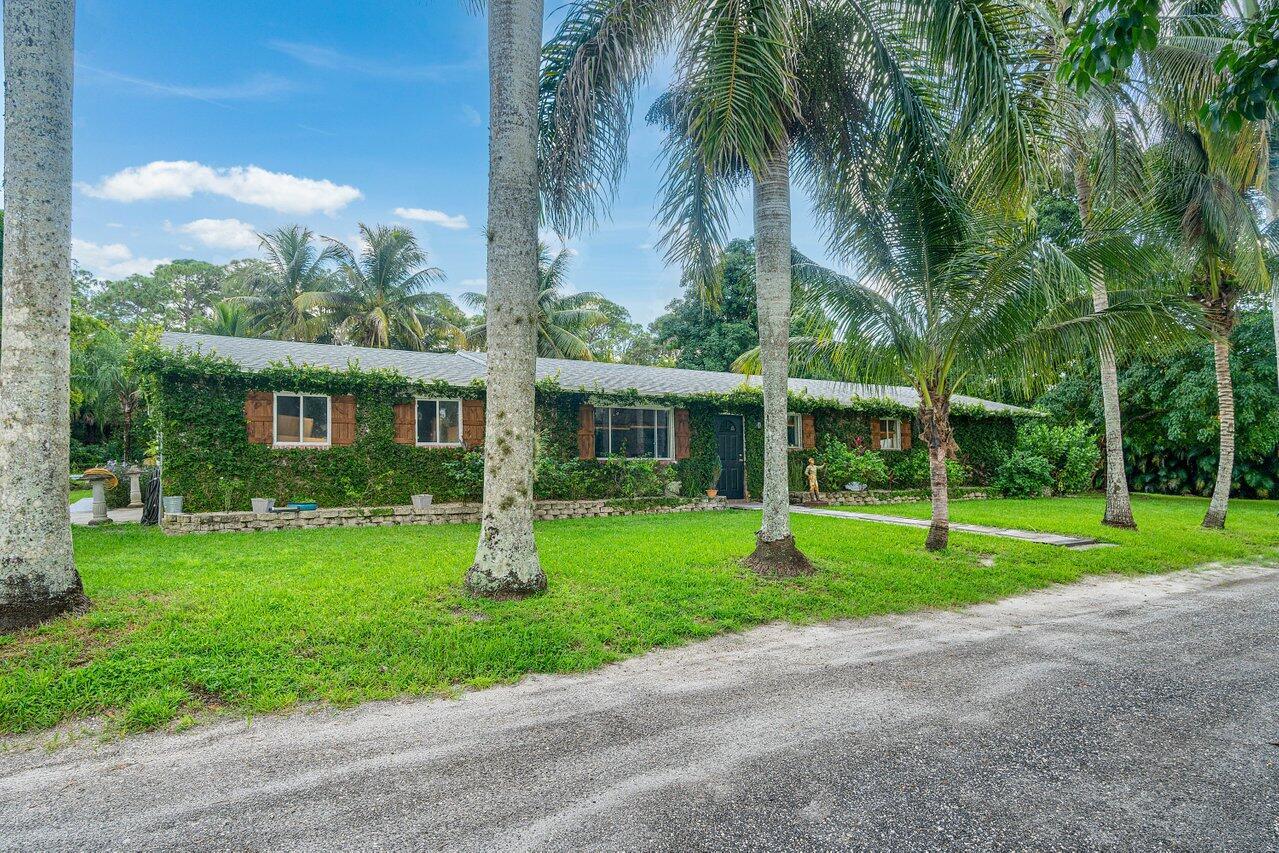 LOXAHATCHEE GROVES - Residential