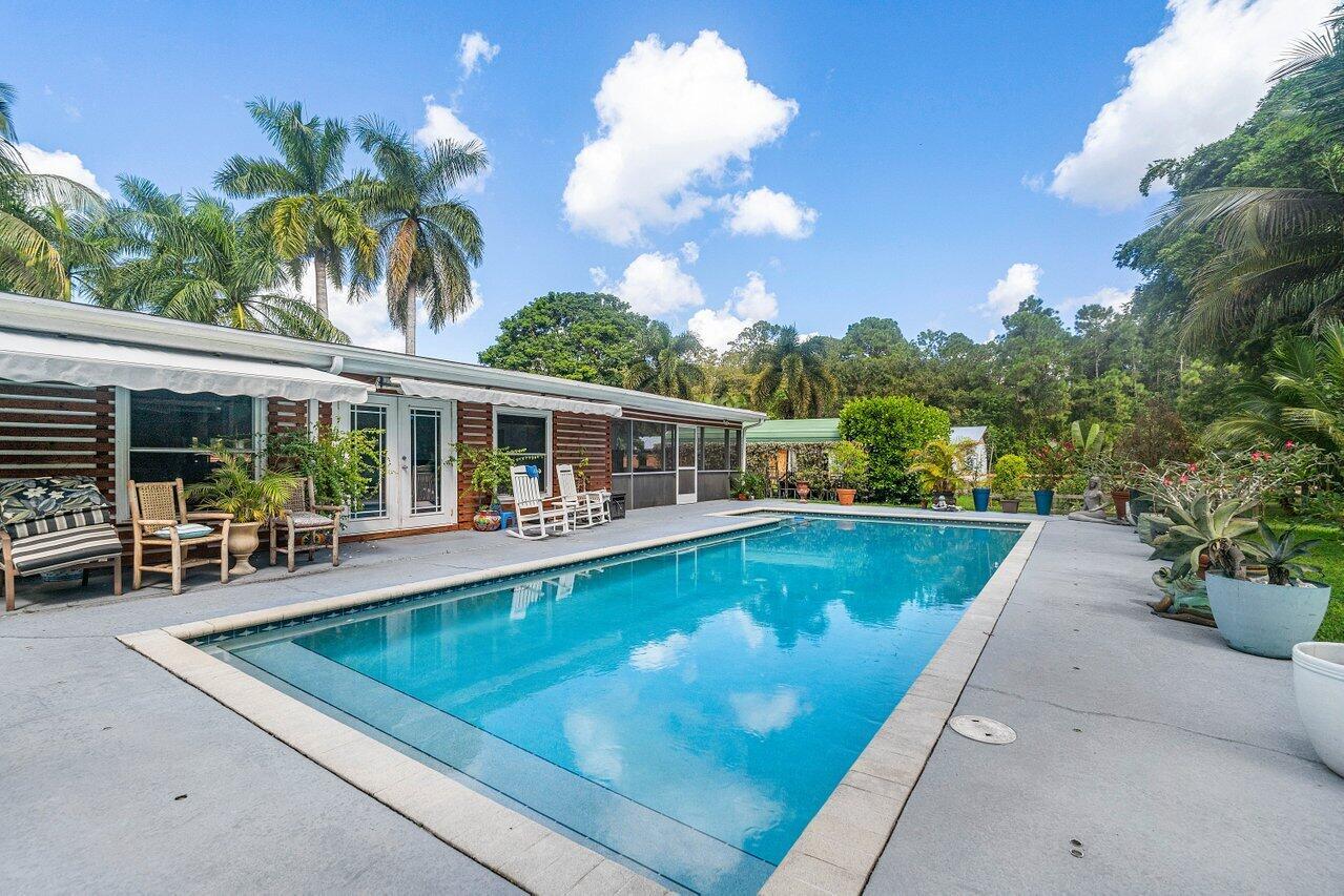 LOXAHATCHEE GROVES - Residential