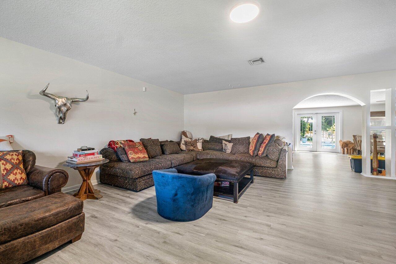 LOXAHATCHEE GROVES - Residential