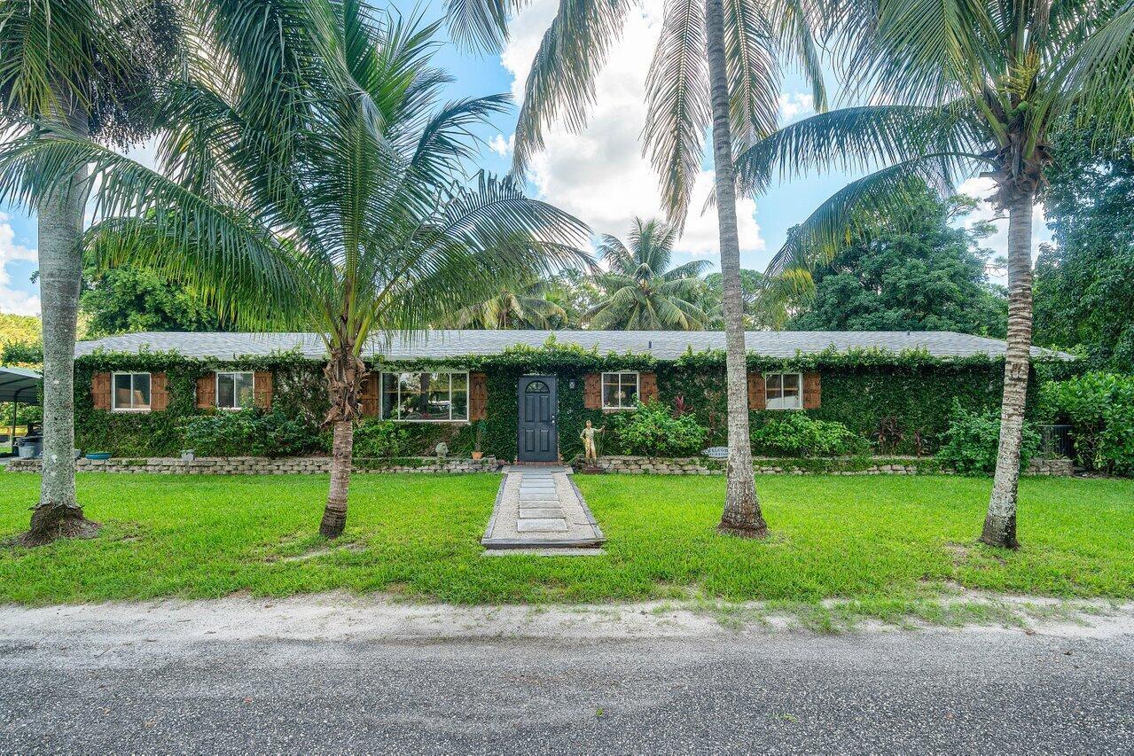 LOXAHATCHEE GROVES - Residential