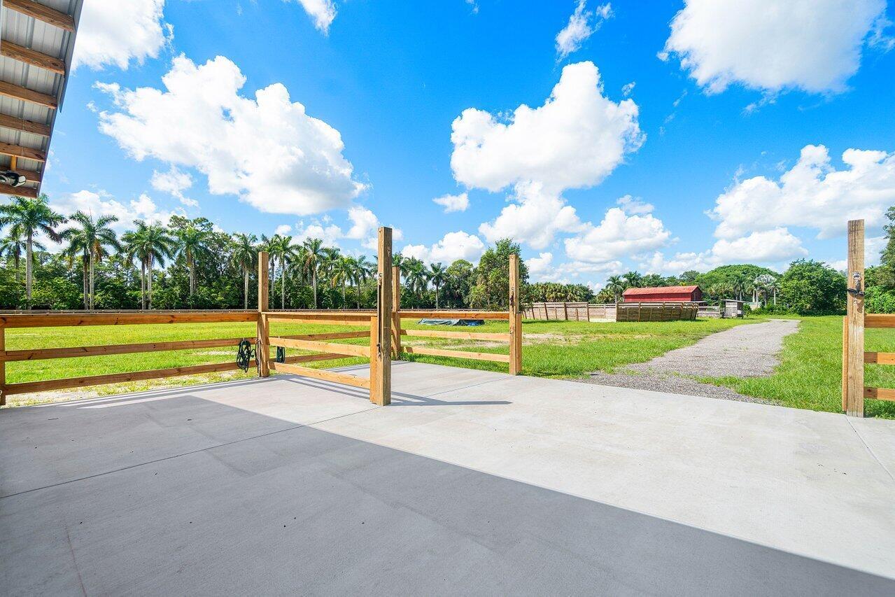 LOXAHATCHEE GROVES - Residential