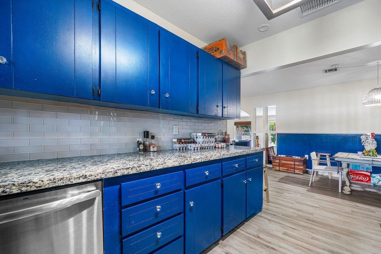 LOXAHATCHEE GROVES - Residential