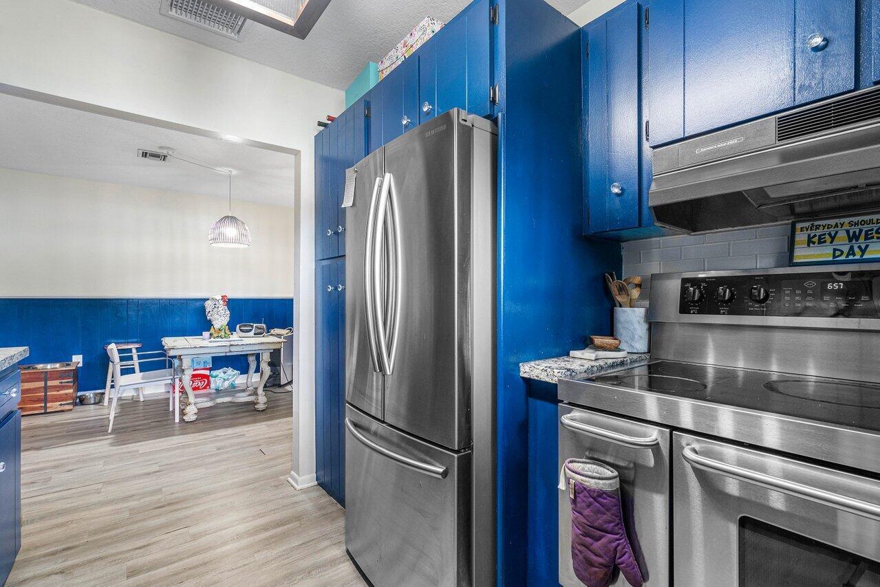 LOXAHATCHEE GROVES - Residential