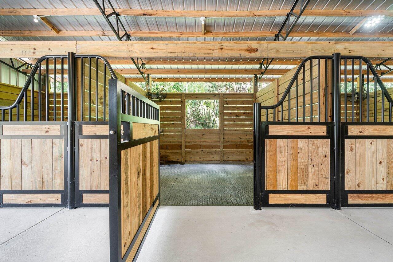 LOXAHATCHEE GROVES - Residential