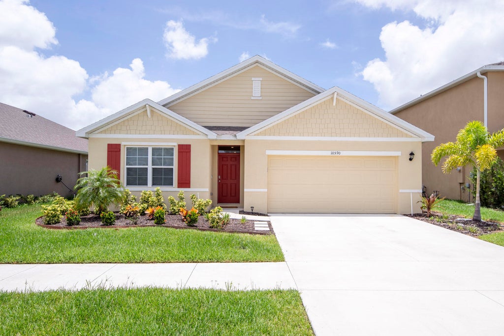 Photo of 10590 SW Vasari Way, Port Saint Lucie, FL 34987 (MLS # R10998937)