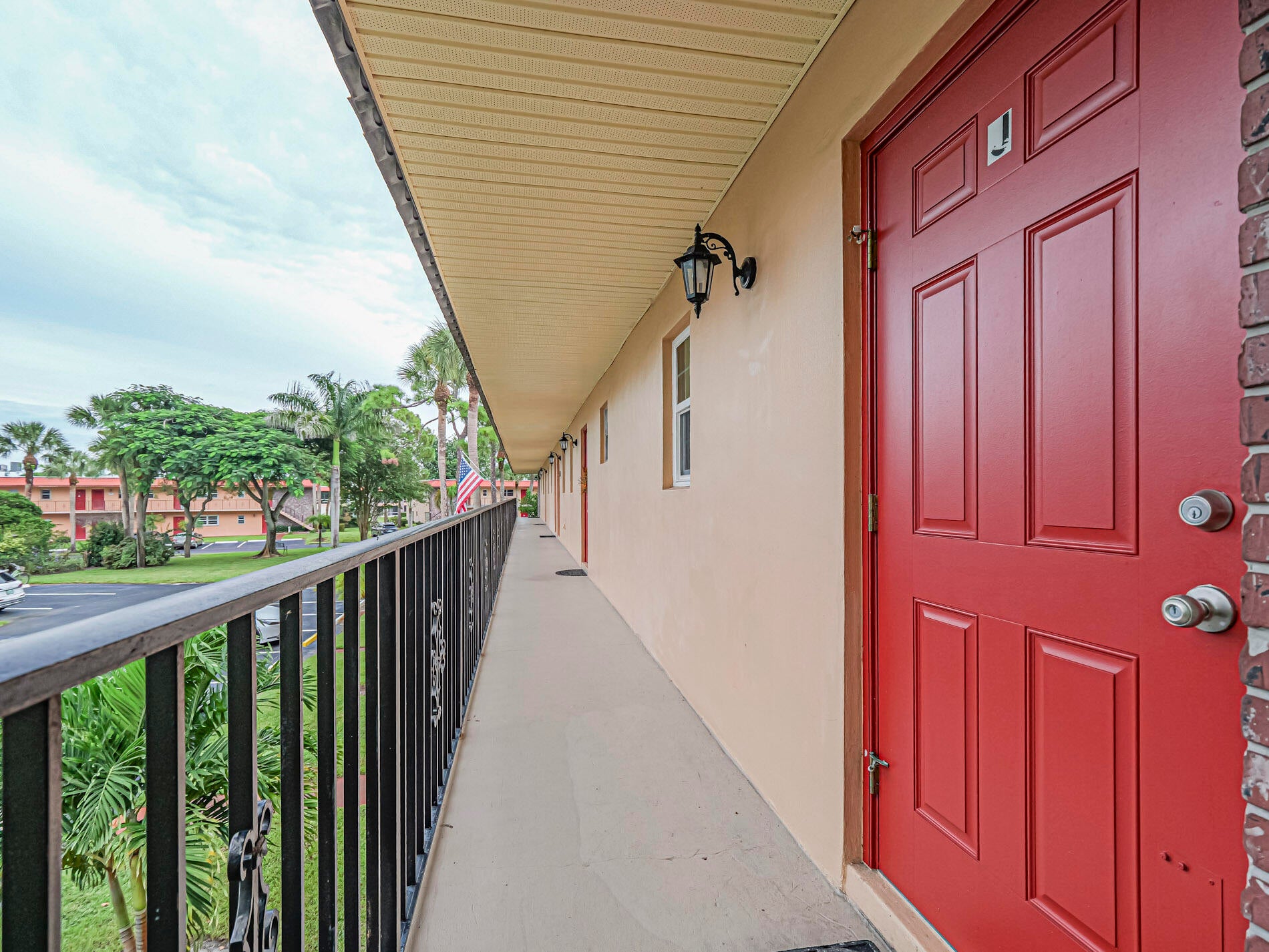 1975 SW Palm City Road 39 J