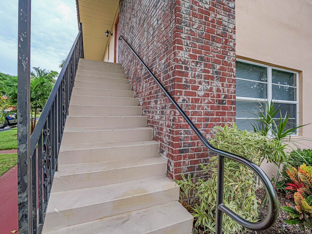 Photo of 1975 SW Palm City Road #39 J, Stuart, FL 34994 (MLS # B26082426)