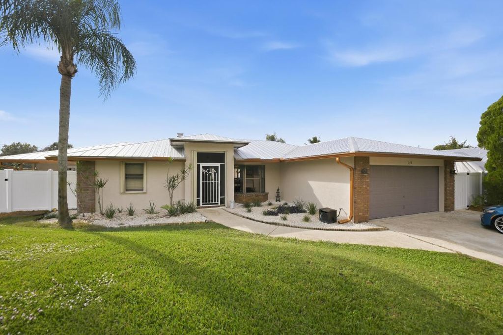 Photo of 798 SE Thanksgiving Avenue, Port Saint Lucie, FL 34984 (MLS # R11147048)