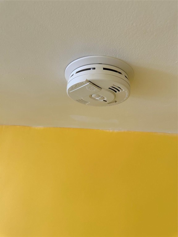 LAKESIDE MANOR NORTH COND - Residential