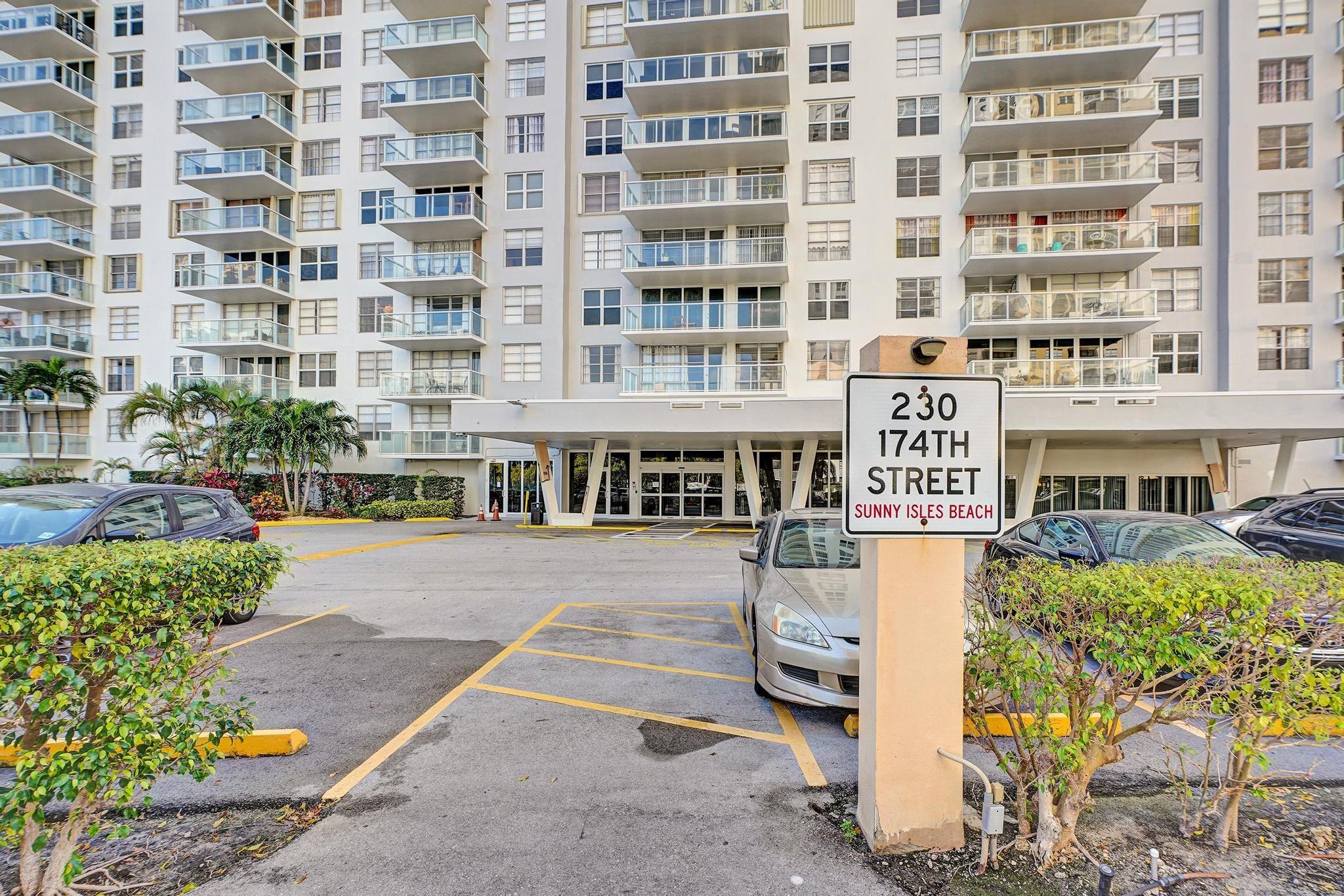 Winston Towers - Residential