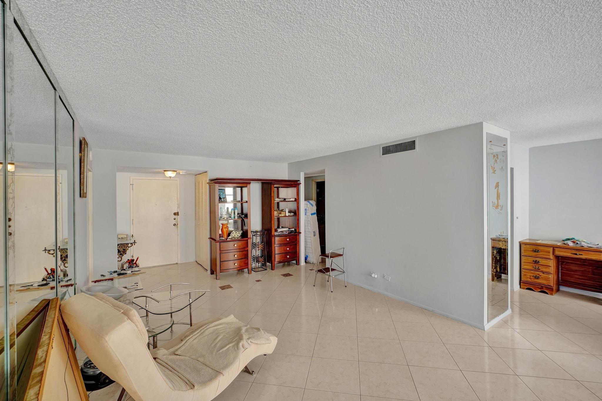 Winston Towers - Residential