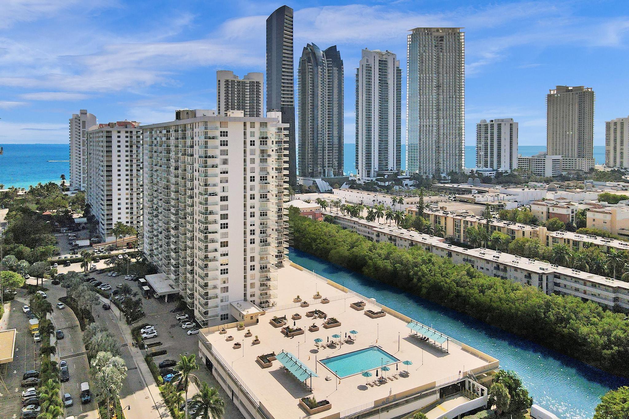 Winston Towers - Residential