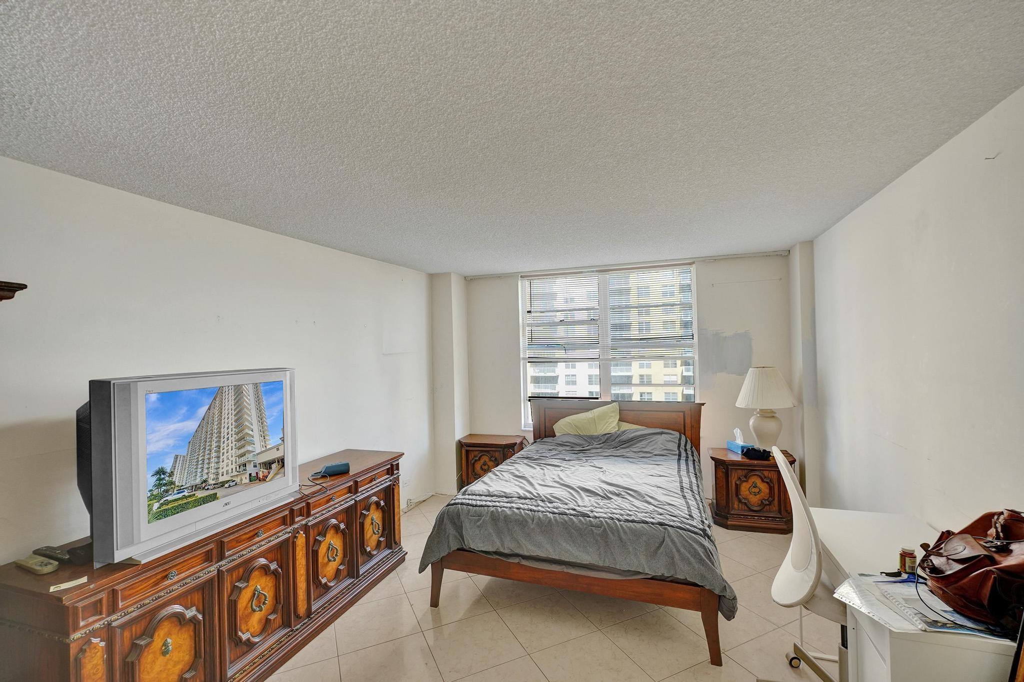 Winston Towers - Residential