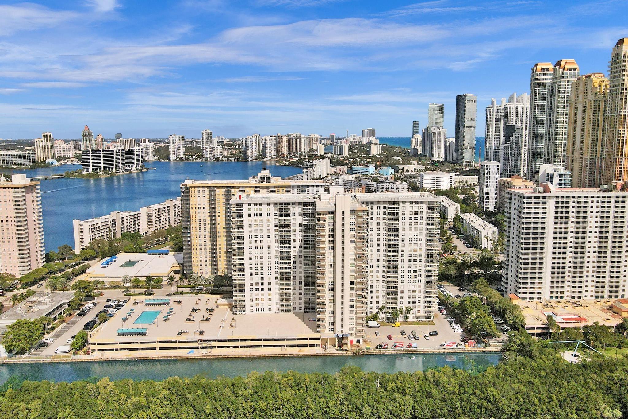 Winston Towers - Residential