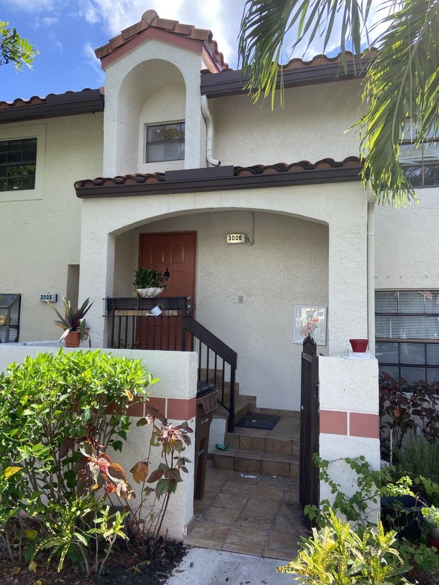 Updated 2 bedroom with a den and enclosed patio. The main area feature tile flooring and laminate floors in the bedrooms. This is a 2nd floor unit. Independence Bay is a great guard gated development with resort-style amenities including 5 heated community pools, tennis, basketball, billiards, shuffleboard, clubhouse and so much more!