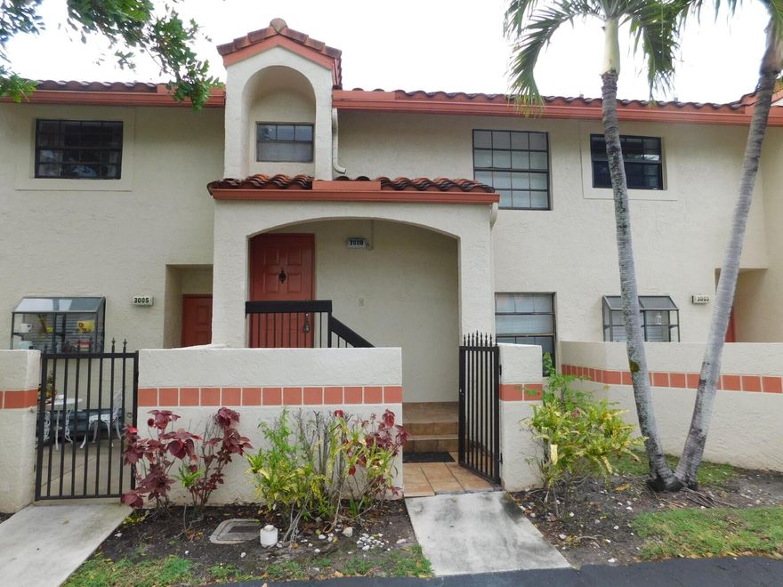 Updated 2 bedroom with a den and enclosed patio. The main area feature tile flooring and laminate floors in the bedrooms. This is a 2nd floor unit. Independence Bay is a great guard gated development with resort-style amenities including 5 heated community pools, tennis, basketball, billiards, shuffleboard, clubhouse and so much more!