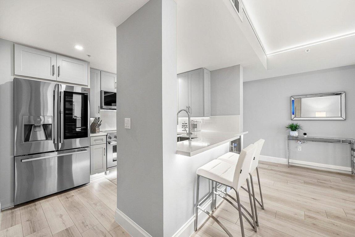 255 Evernia Street 1115