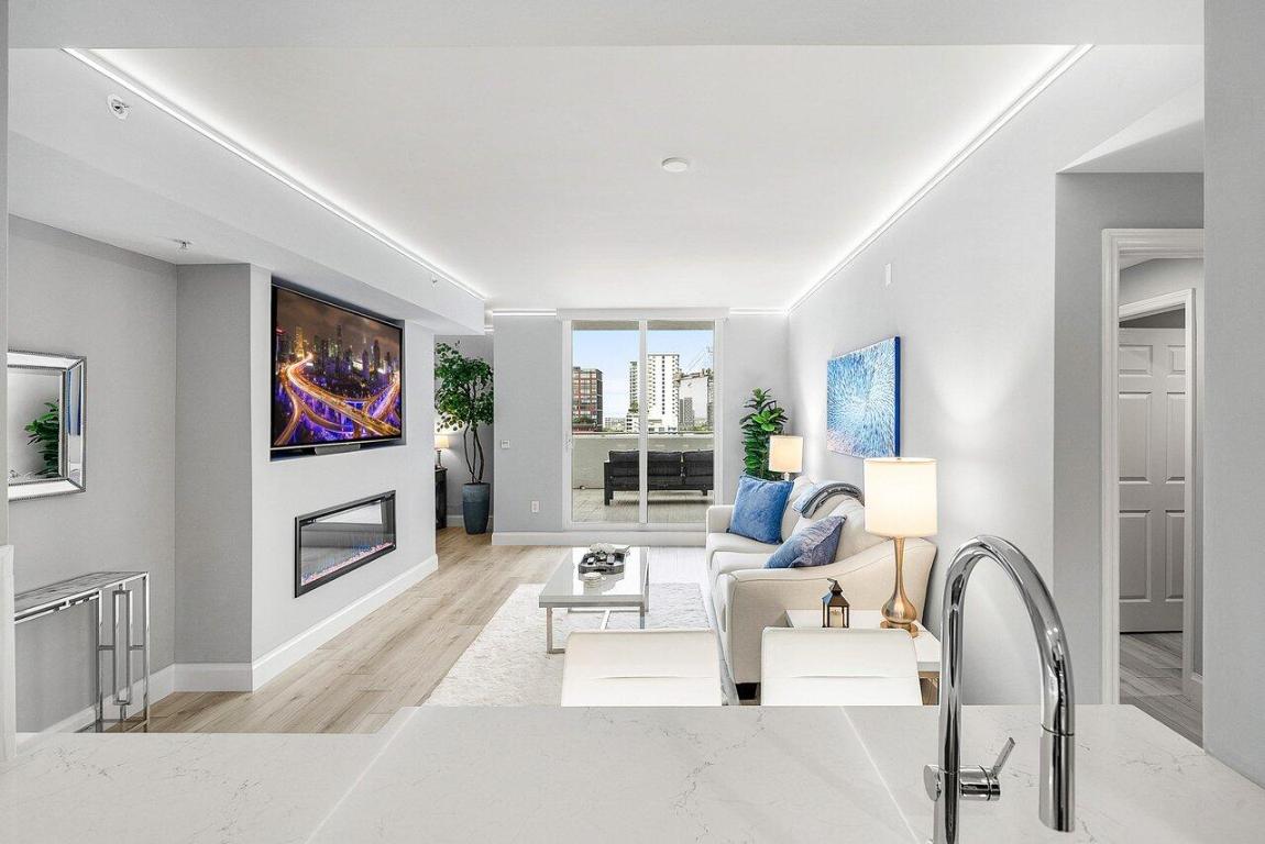 255 Evernia Street 1115