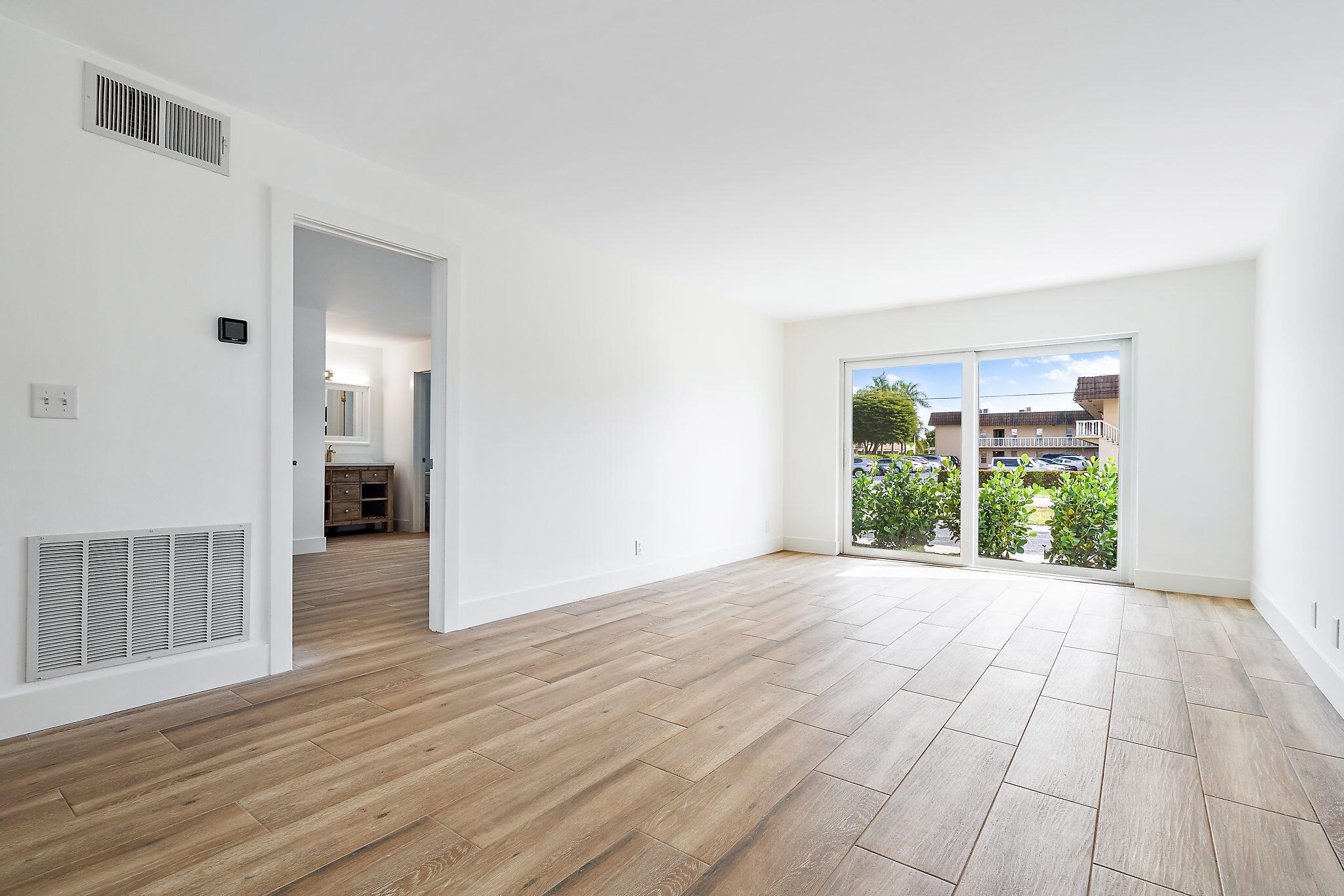 NORTH PALM BEACH VILLAGE - Residential Lease