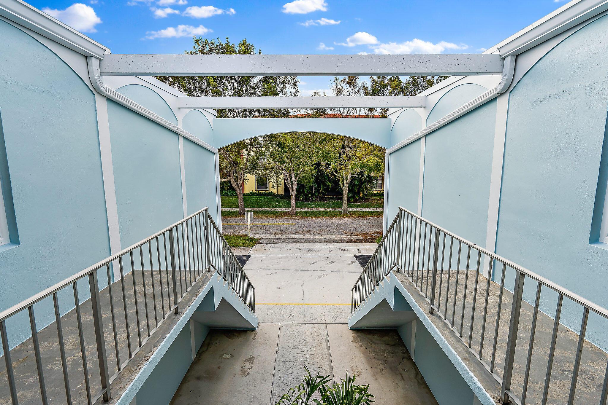 NORTH PALM BEACH VILLAGE - Residential Lease