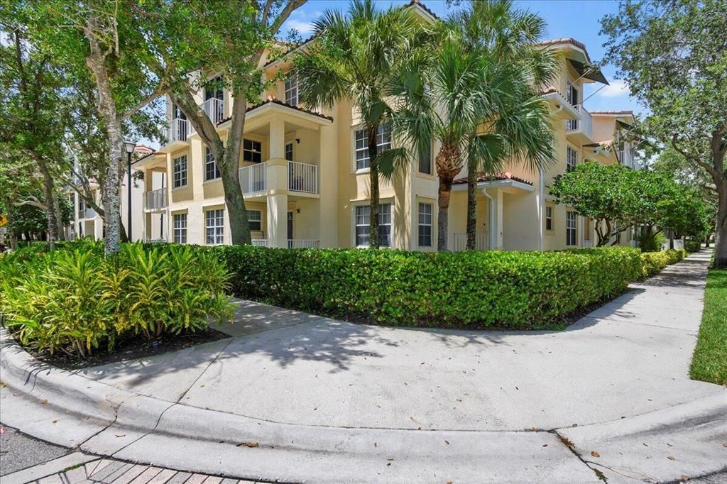 Photo of 1116 University Boulevard #20, Jupiter, FL 33458 (MLS # R10819394)