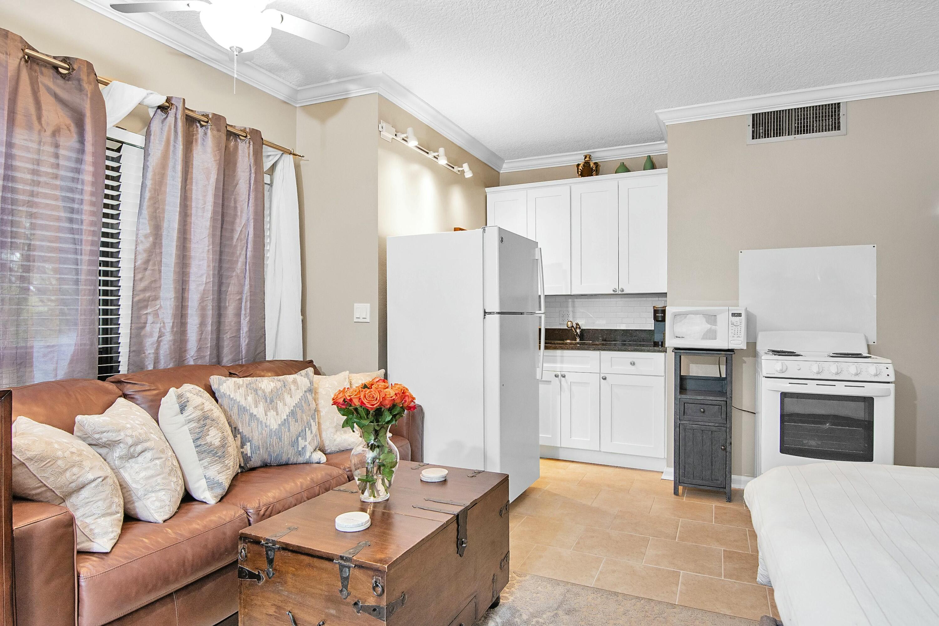 BAGATTELLE CONDO - Residential Lease