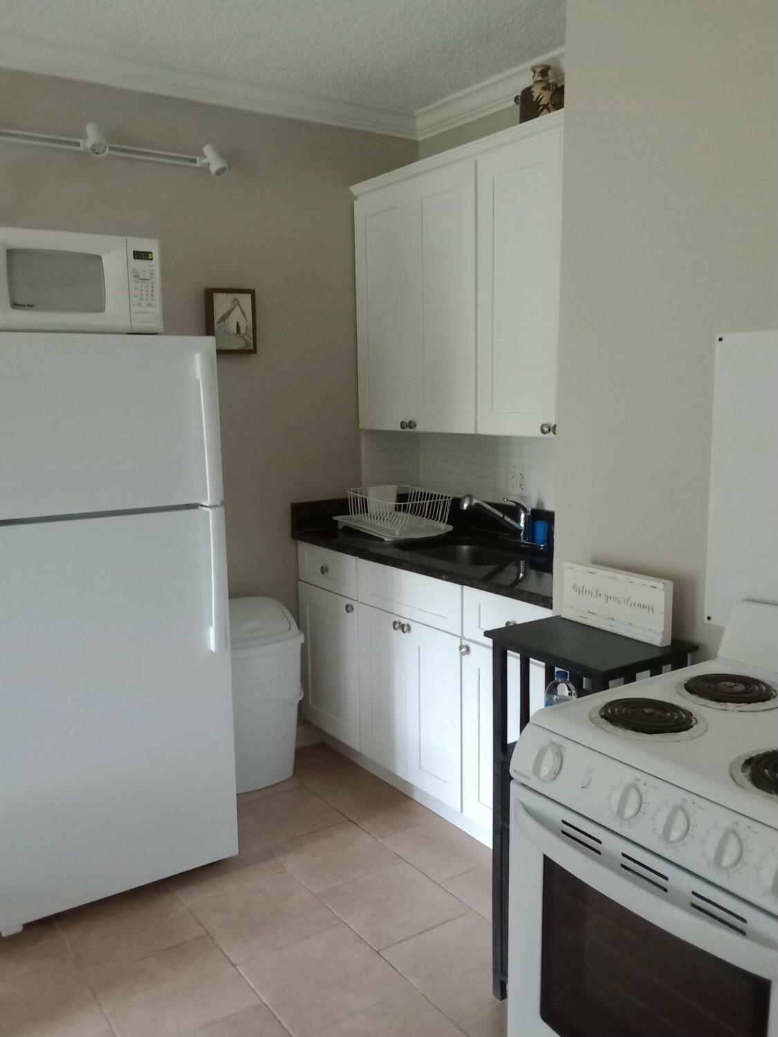 BAGATTELLE CONDO - Residential Lease