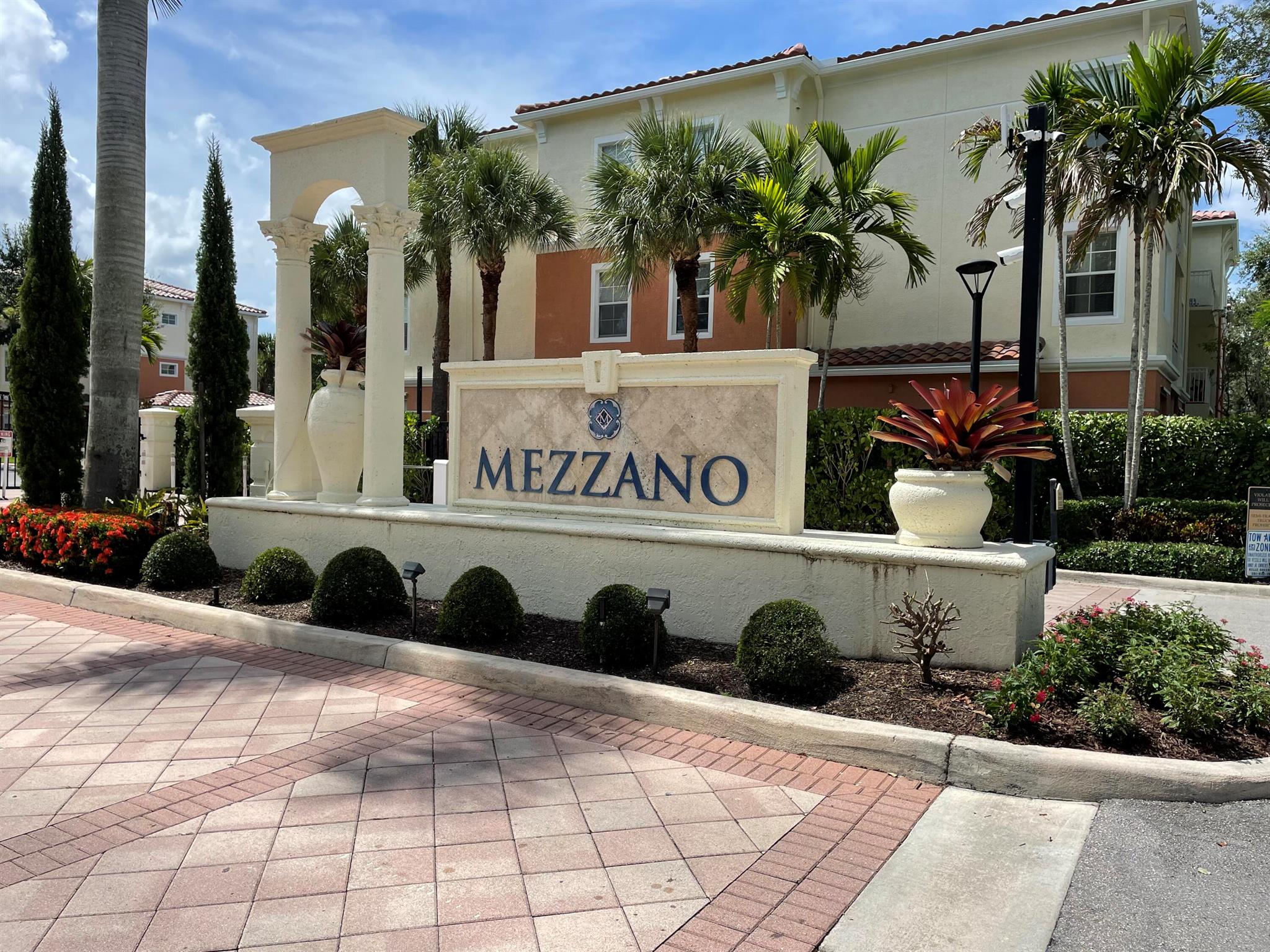 Make your self at home in this resort style gated community. This condo boasts a bright and spacious split floor plan with 2 bedrooms, 2 bath on the 3rd floor. The spacious Living room has an additional den that can be turned into an office. The kitchen has all newer stainless steel appliances and granite counter tops, with a laundry room attached. The floors are tiled throughout...NO CARPET! Amenities include pool, fitness center, clubhouse ,volleyball court, play ground, BBQ area and a car wash station. Excellently centralized location, close to shopping, 441, and Turnpike.