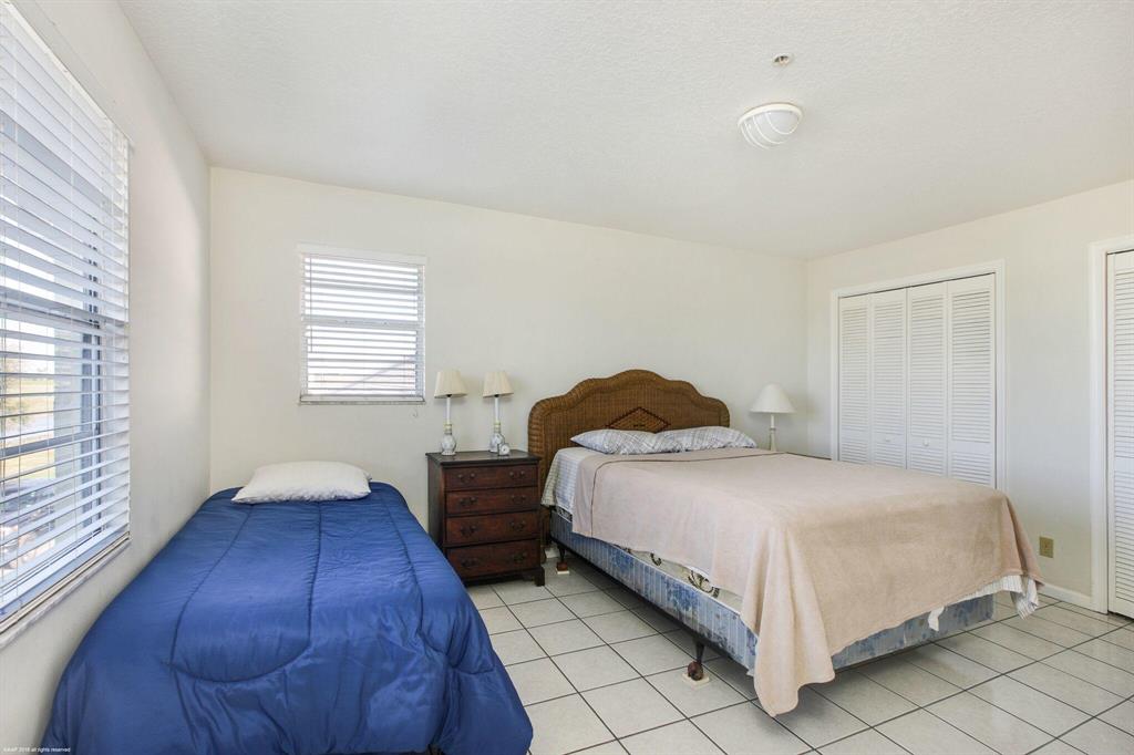 PALM BEACH POINT EAST - Residential