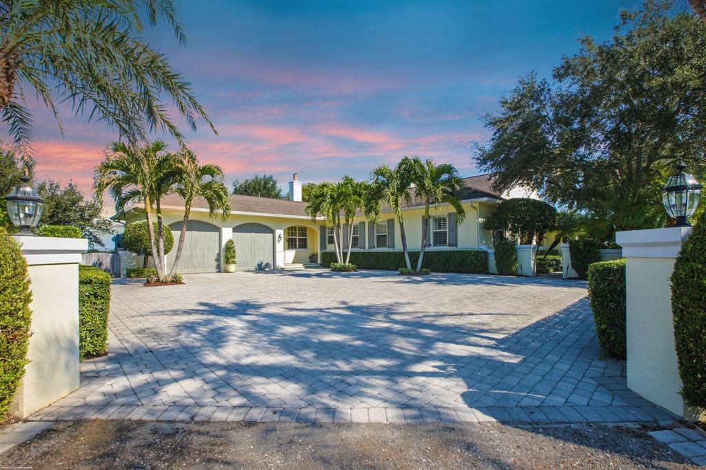 PALM BEACH POINT EAST - Residential