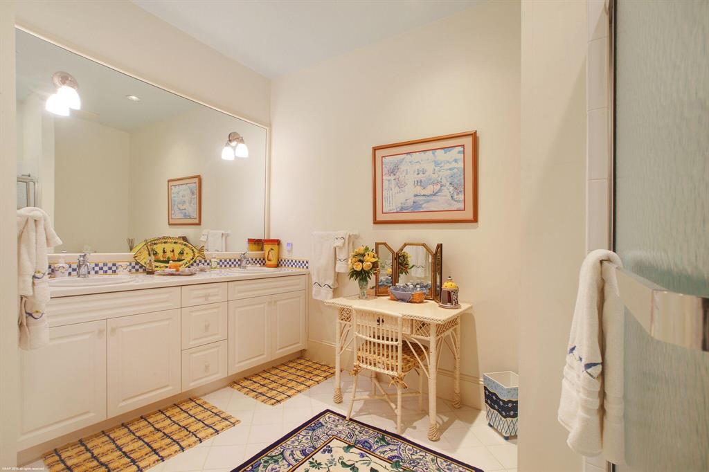 PALM BEACH POINT EAST - Residential