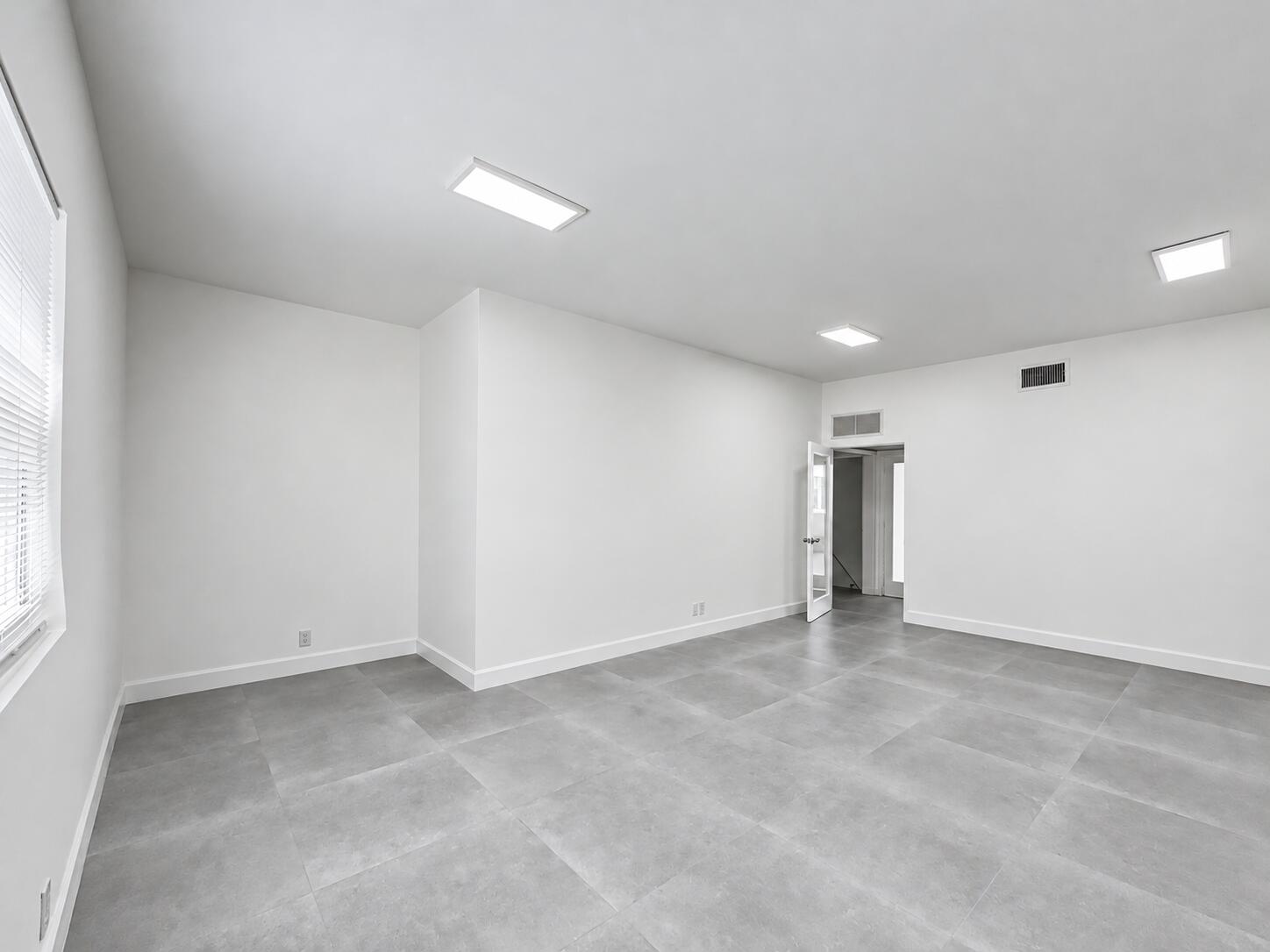3038 N FEDERAL Highway E