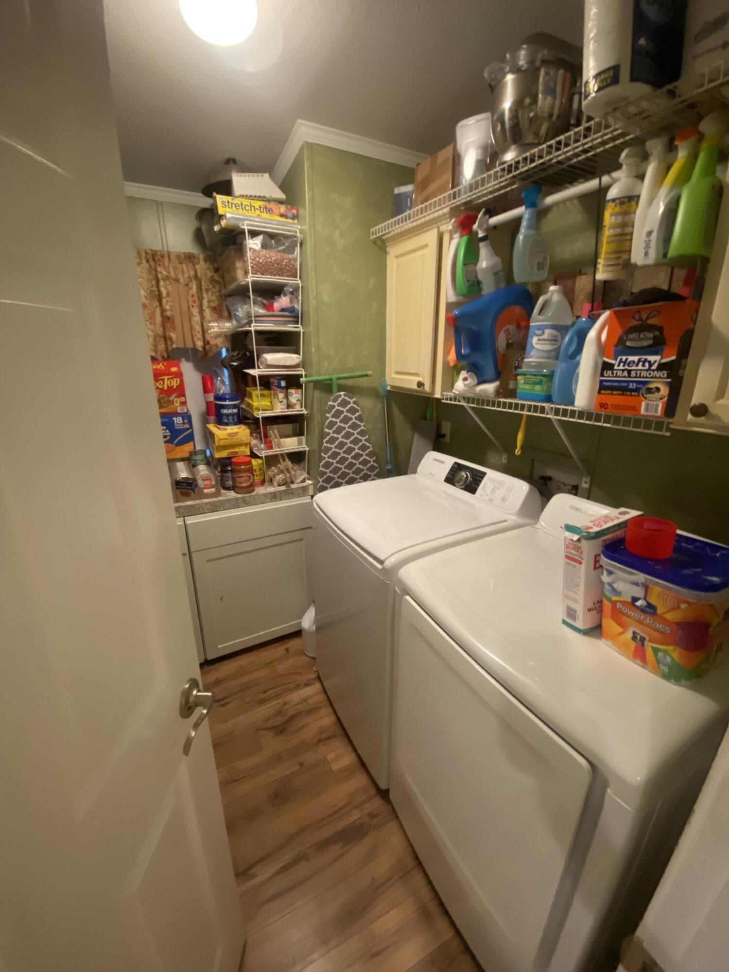 Pinelake Gardens & Estates - Residential