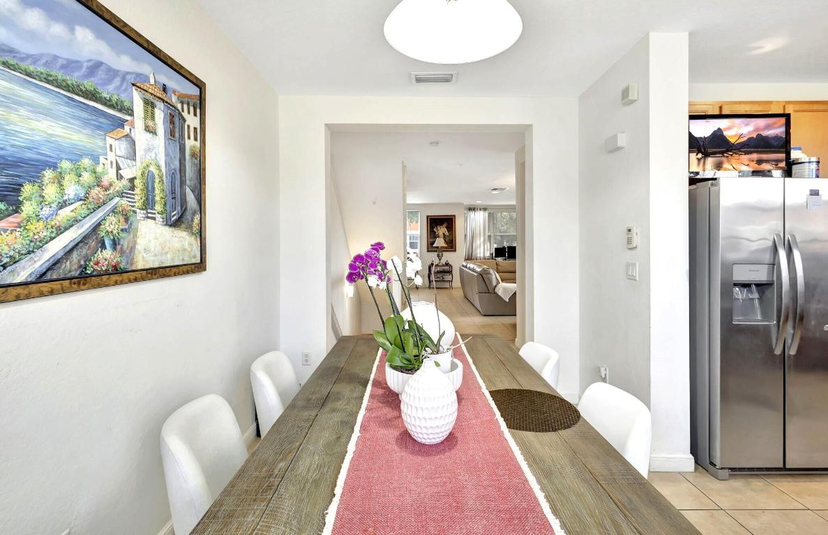 CITYSIDE CONDO - Residential