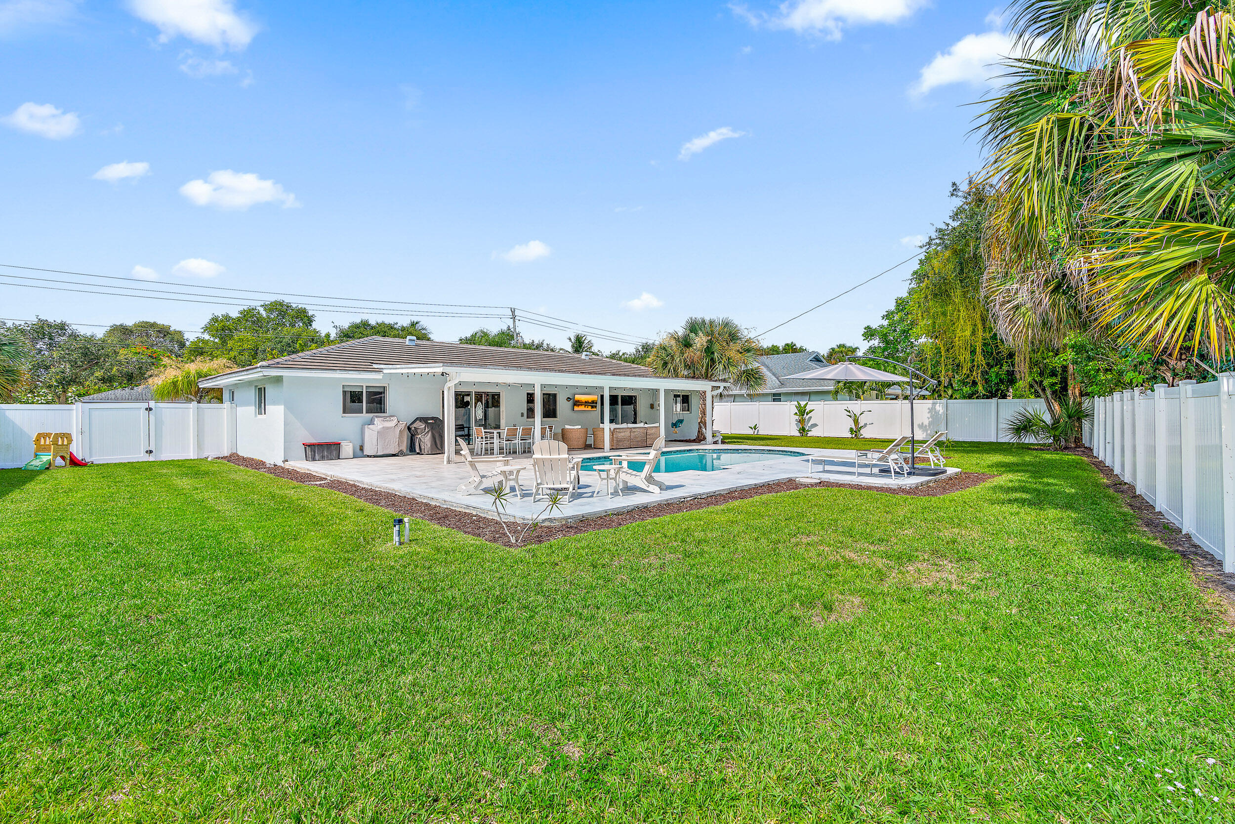 Tequesta Country Club - Residential